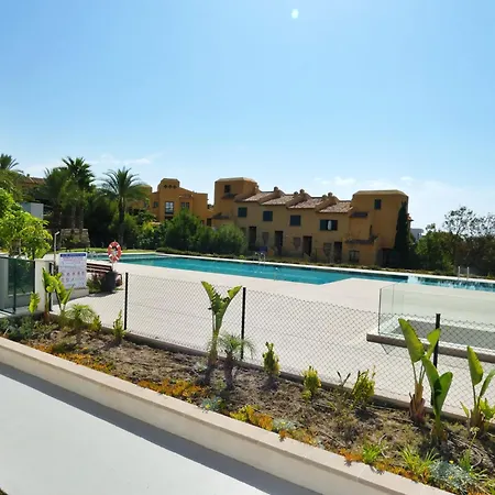 London Benidorm * フィネストラット