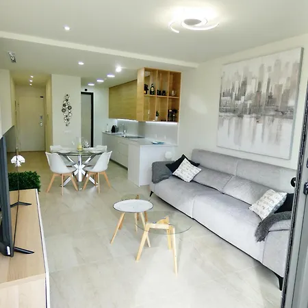 London Benidorm Apartment *