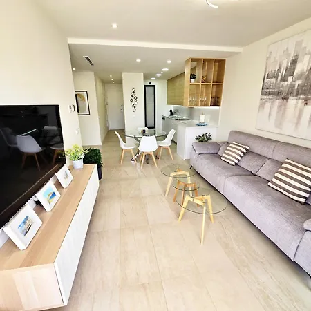 London Benidorm Apartment *