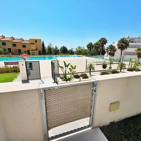 London Benidorm شقة فينيسترات